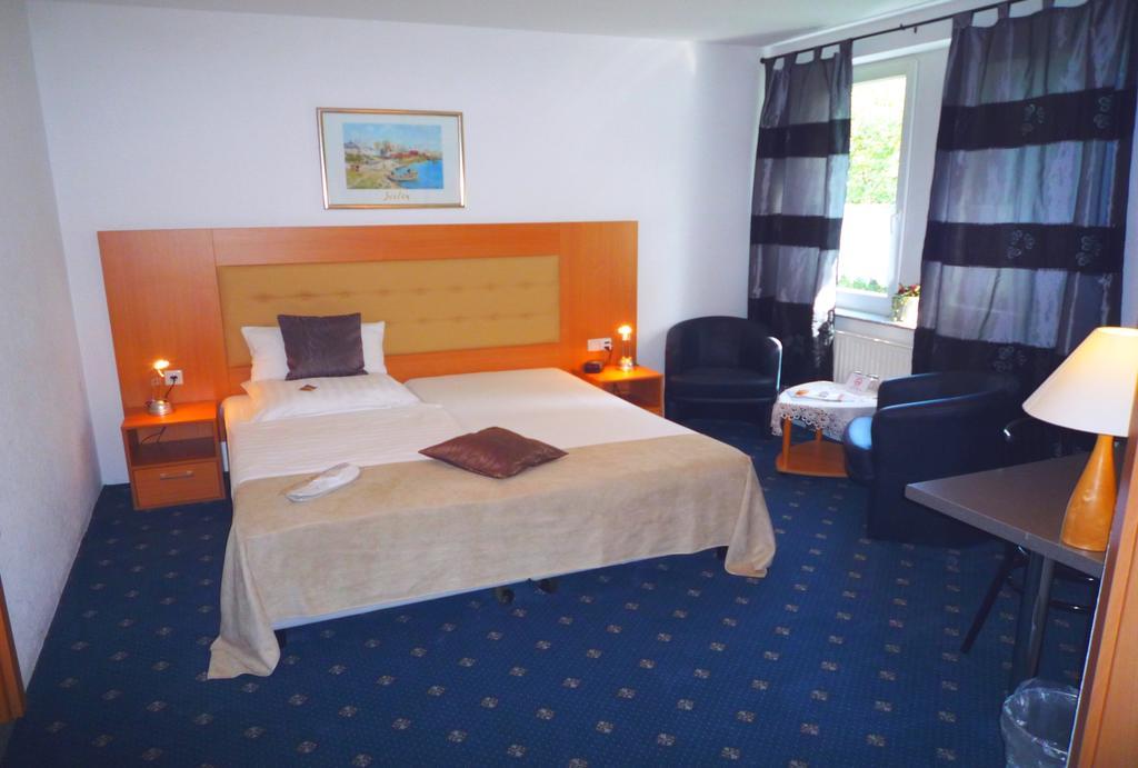 Hotel Abalone Remscheid Bagian luar foto