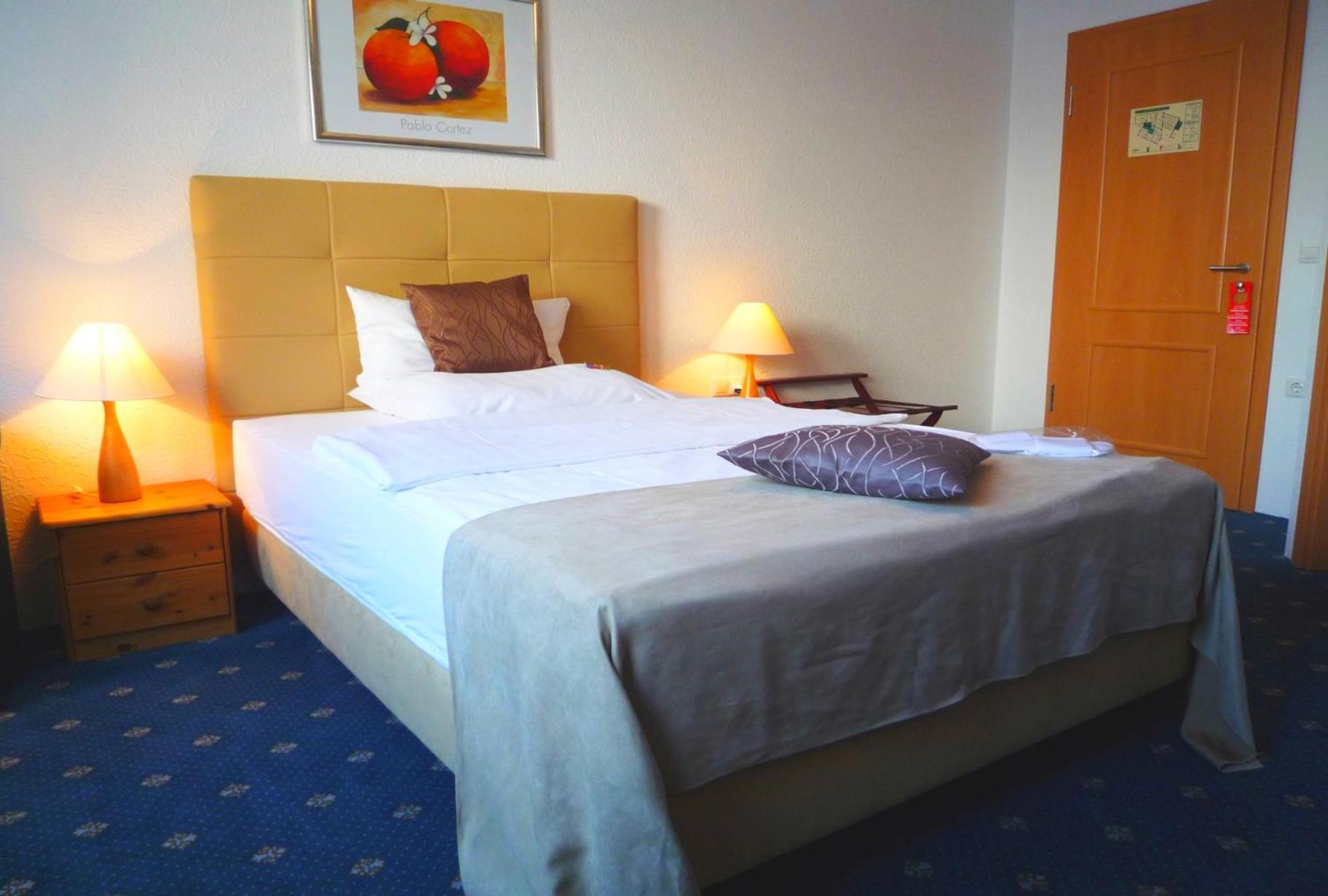Hotel Abalone Remscheid Bagian luar foto