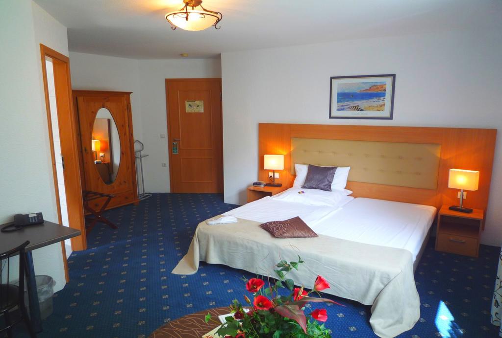 Hotel Abalone Remscheid Bagian luar foto